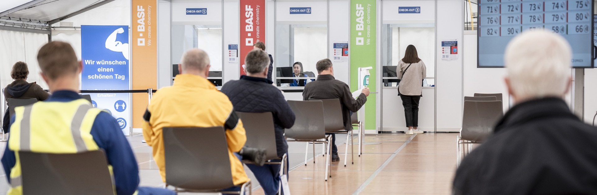 BASF impft Beschäftigte in eigenem Impfzentrum